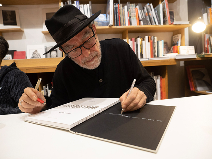 Retour en images sur la signature de Jean-François Spricigo et Payram, distingués aux Prix HiP 2021, à la librairie La Comète Retour en images sur la signature de Jean-François Spricigo et Payram, distingués aux Prix HiP 2021, à la librairie La Comète