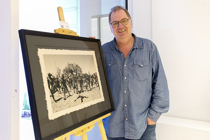 PHOTOS Les 14 photographes présents au vernissage "Bienvenue au monde"